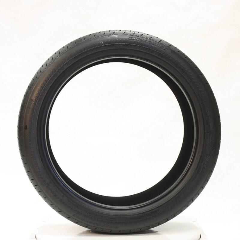 BRIDGESTONE 205/50RF17 XL DRIVEGUARD PLUS RUN FLAT PASSENGER/CUV/SUV