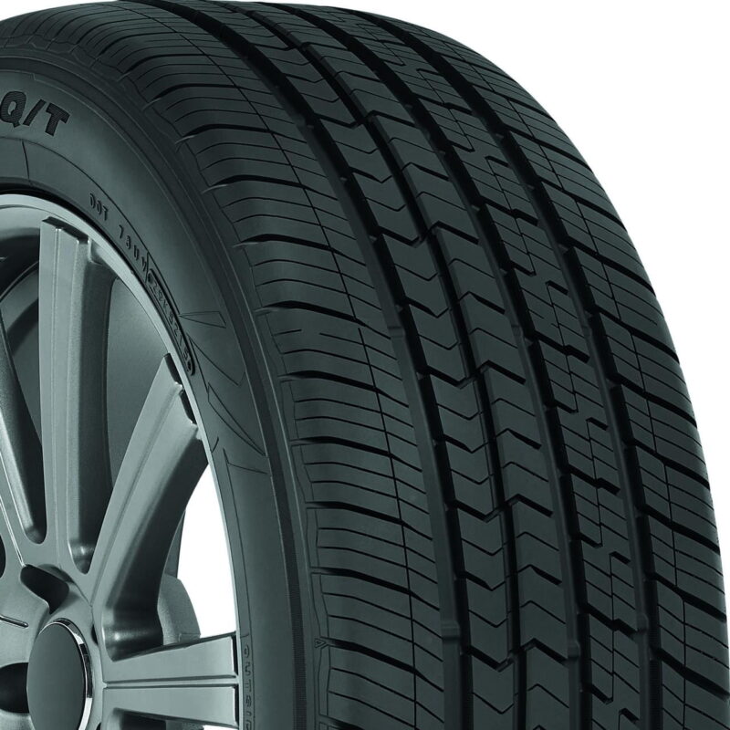 TOYO 235/65R18 OPEN COUNTRY Q/T LIGHT TRUCK