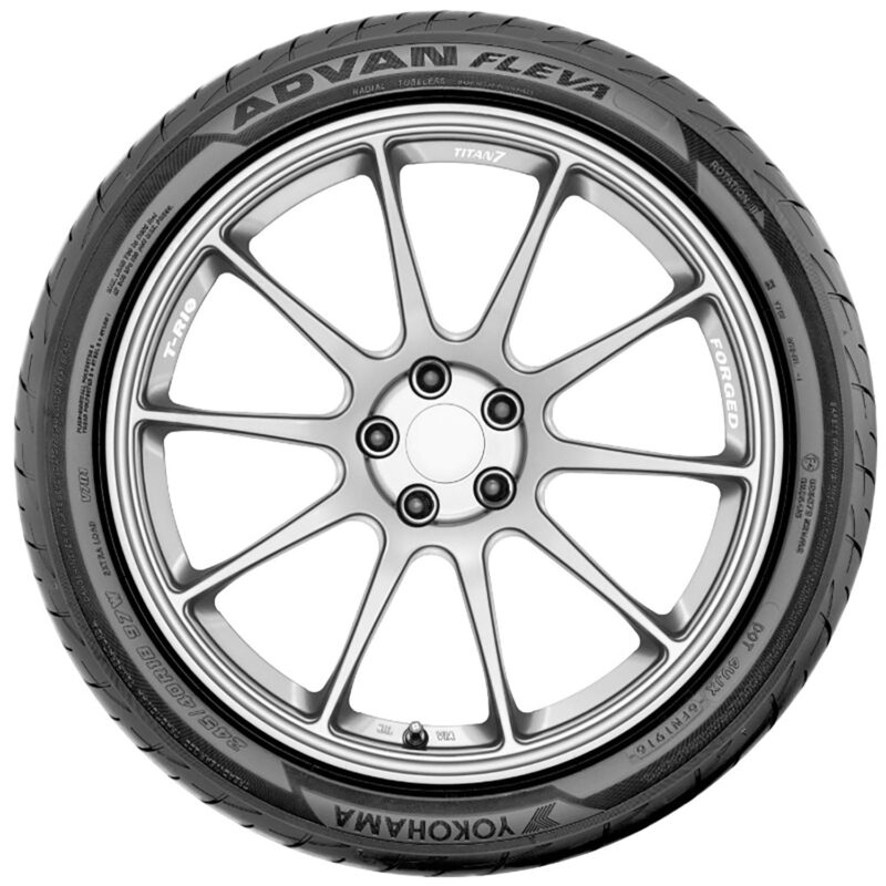 YOKOHAMA 215/40R18 XL ADVAN FLEVA V701 PASSENGER/CUV/SUV